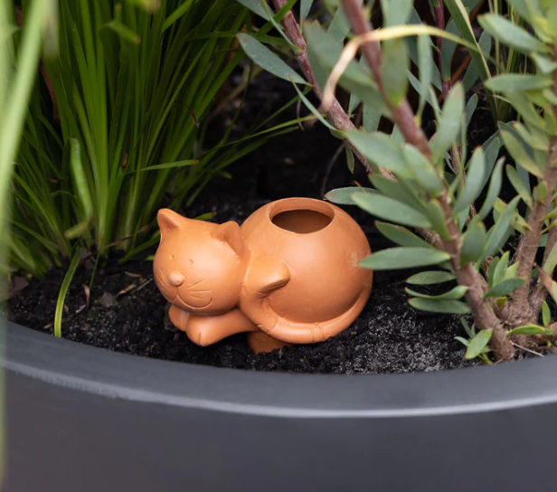 SELF WATERING STAKES- ANIMALS