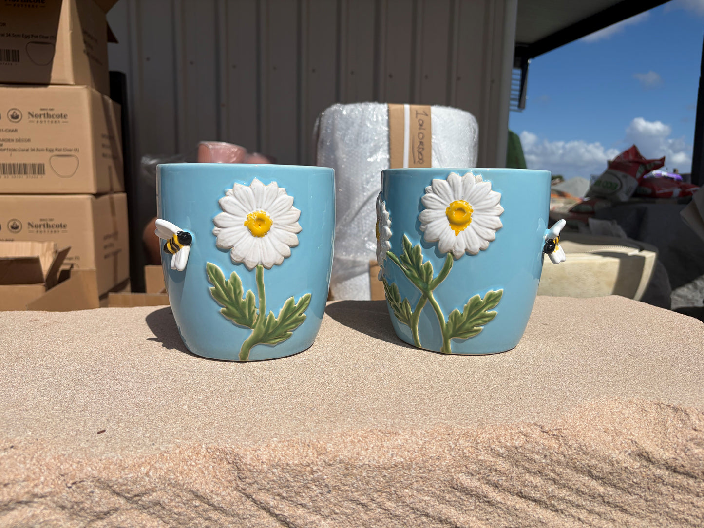 Flower Bee Pot