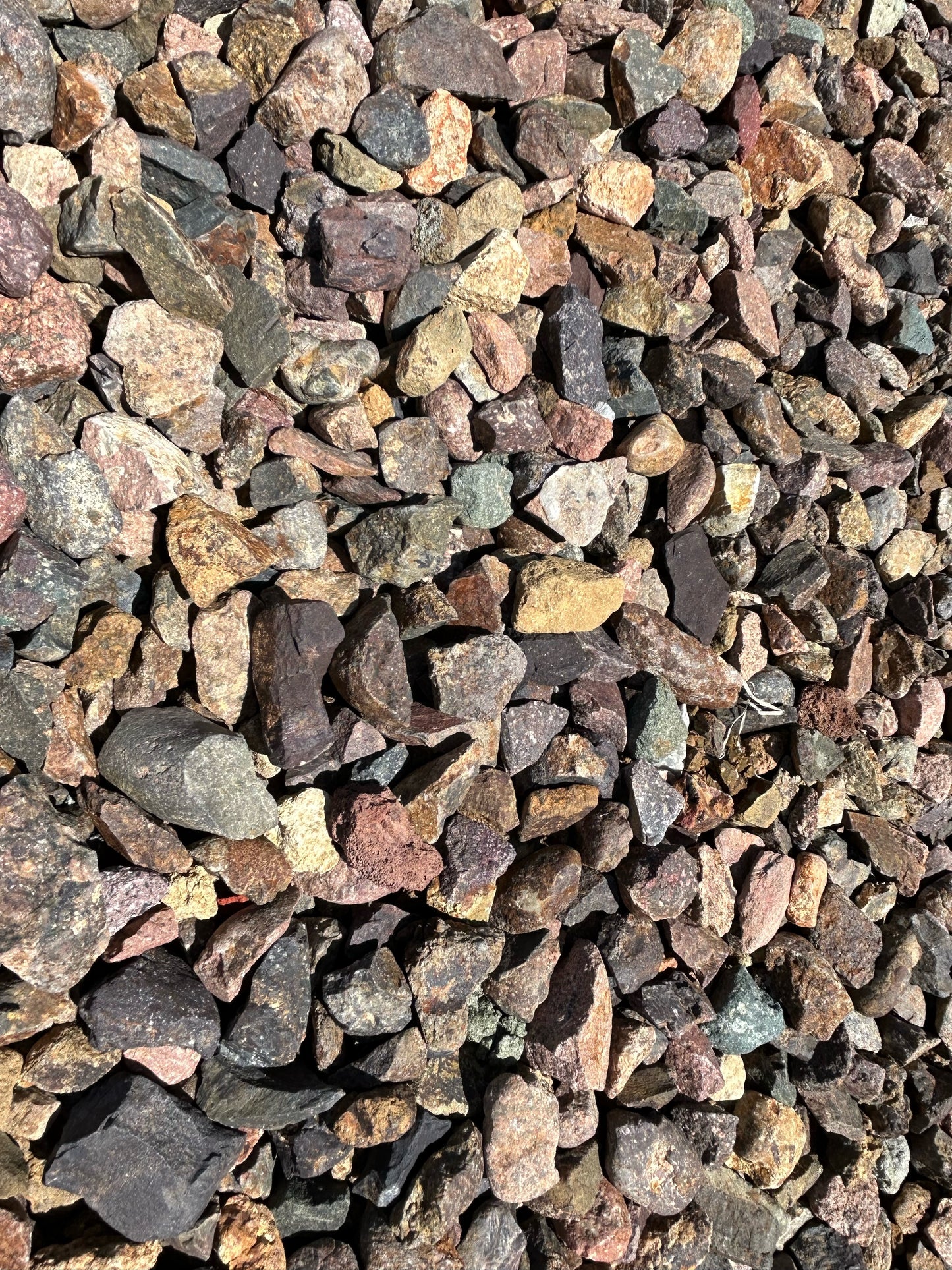 PURPLE AGGREGATE 20MM 1M³